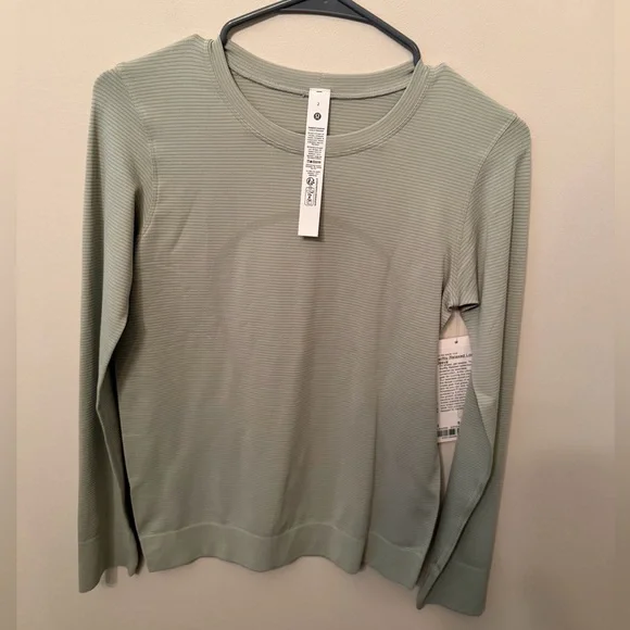 NWT Swiftly Tech Long Sleeve Relaxed Fit, Fog Green color - Picture 1 of 2